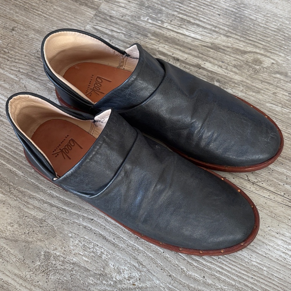 beek women’s black leather loafers